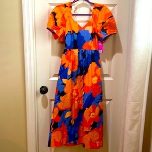 Never been worn Tabitha Brown- Dress cut out back with tie back.